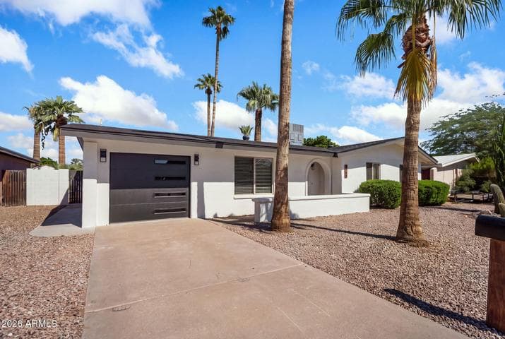 4150 E CANNON Drive, Phoenix, AZ