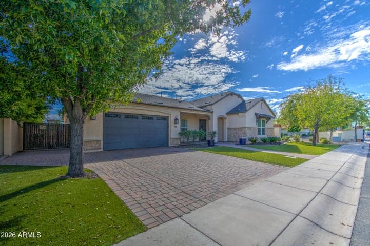 813 W CLAREMONT Street, Phoenix, AZ