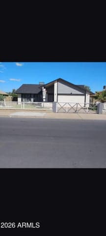 1626 E VINEYARD Road, Phoenix, AZ