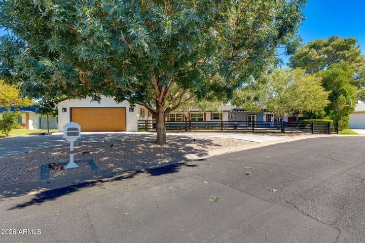719 W KALER Drive, Phoenix, AZ