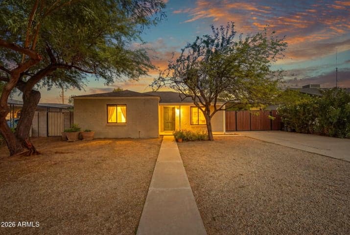 2508 E PINCHOT Avenue, Phoenix, AZ