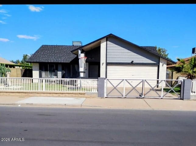 1626 E VINEYARD Road, Phoenix, AZ