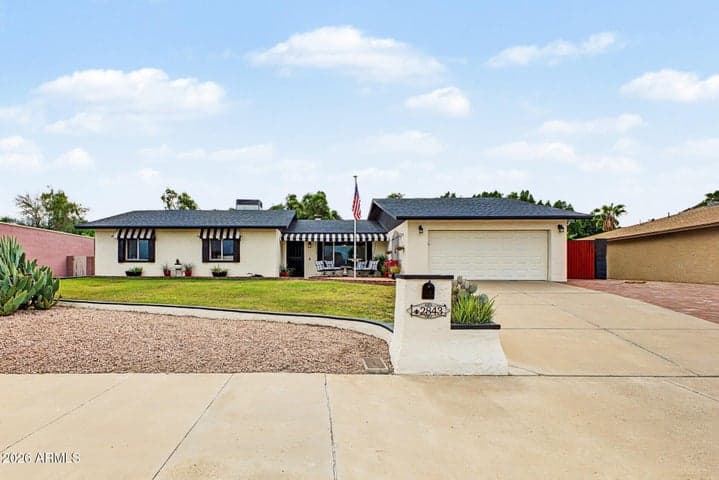 2843 E ACOMA Drive, Phoenix, AZ