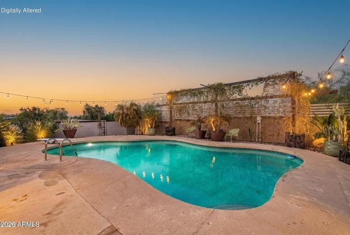 2460 E CLAIRE Drive, Phoenix, AZ