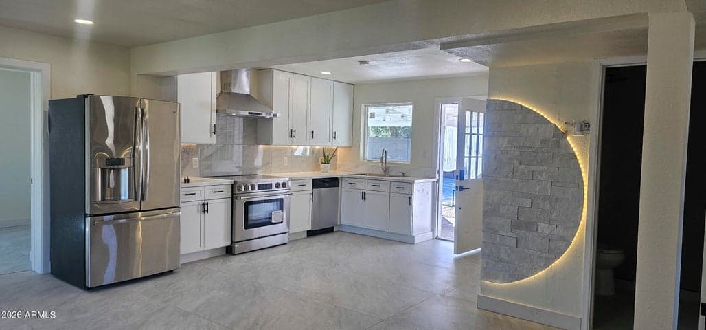 2711 W CAMPBELL Avenue, Phoenix, AZ
