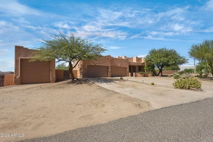 31 E DESERT HILLS Drive, Phoenix, AZ