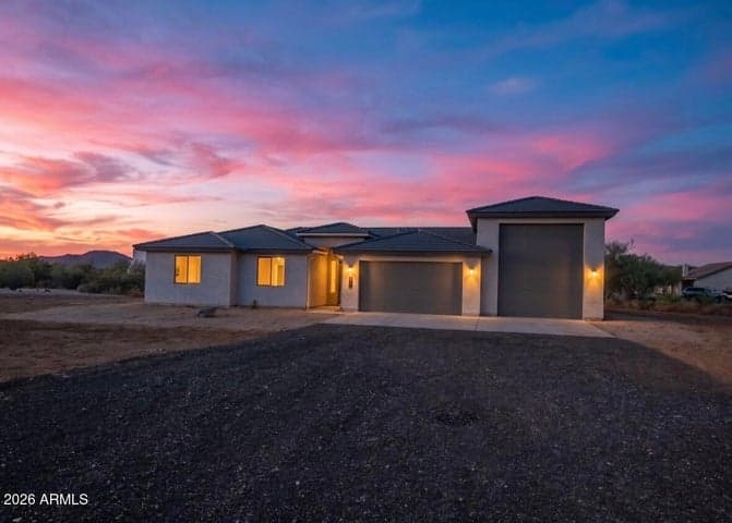 812 E IRVINE Road, Phoenix, AZ