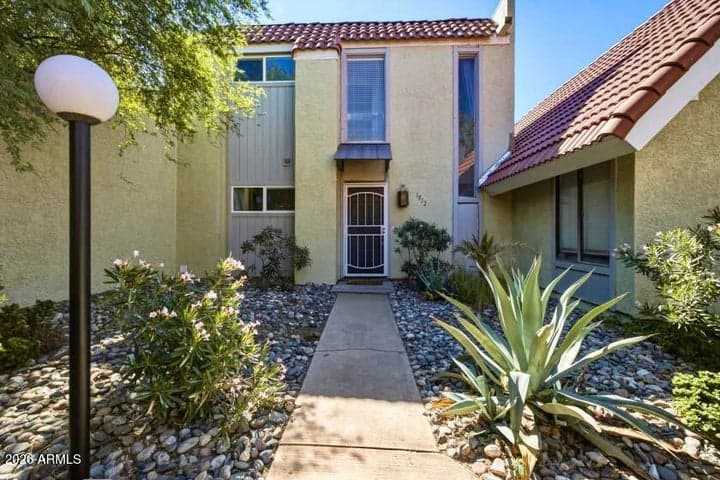 1012 E HIGHLAND Avenue, Phoenix, AZ
