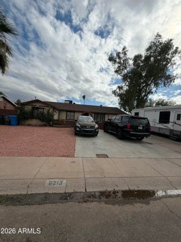 6213 W BERKELEY Road, Phoenix, AZ