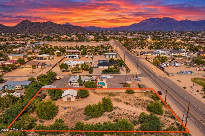 948 N CRISMON Road, Mesa, AZ