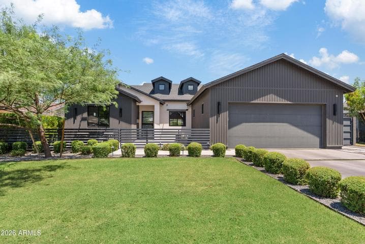 4224 E EARLL Drive, Phoenix, AZ