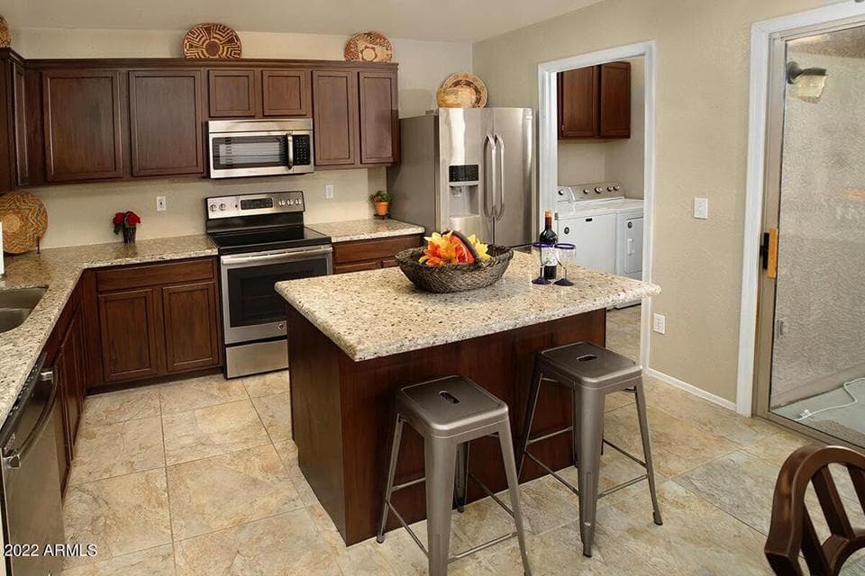 3333 S Conestoga Road, Apache Junction, AZ 85119 — photo 1 of 9