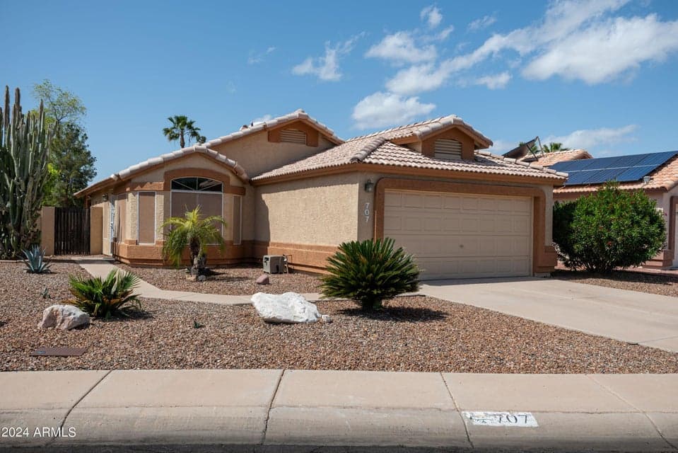 707 W BAYLOR Lane, Gilbert, AZ 85233 — photo 1 of 14