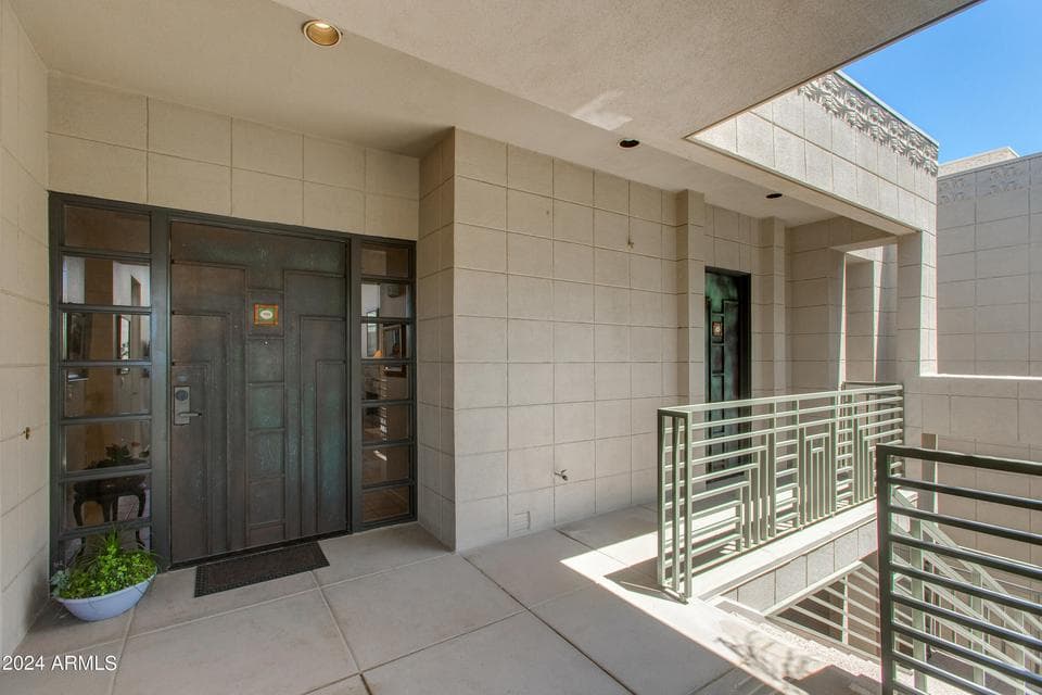 2802 E CAMINO ACEQUIA Drive 58, Phoenix, AZ 85016 — photo 1 of 17