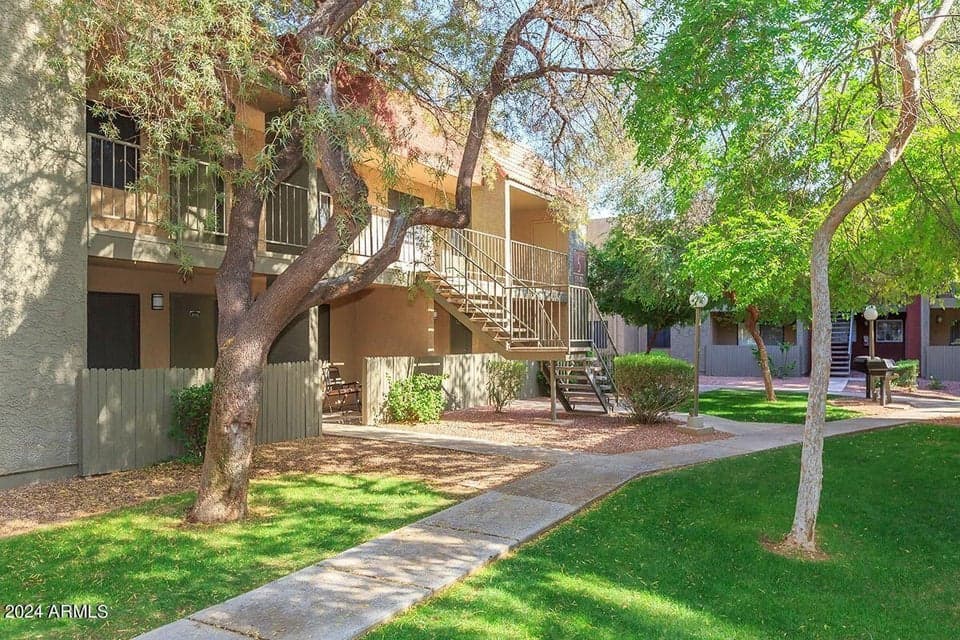 3040 E Shea Boulevard 2, Phoenix, AZ 85028 — photo 1 of 12