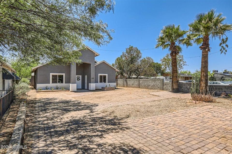 2233 E SHERIDAN Street, Phoenix, AZ 85006 — photo 1 of 15
