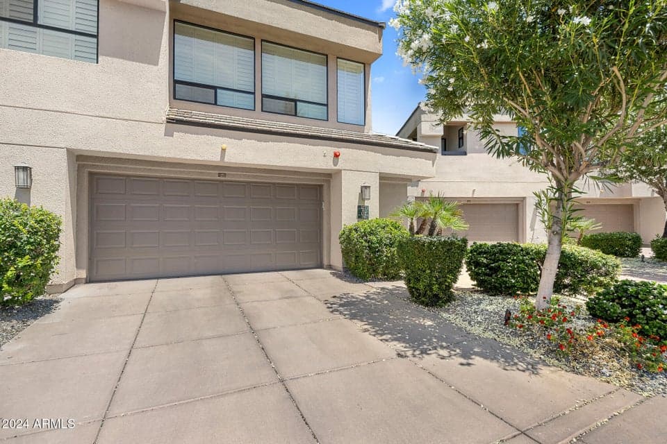 7400 E GAINEY CLUB Drive 227, Scottsdale, AZ 85258 — photo 1 of 33