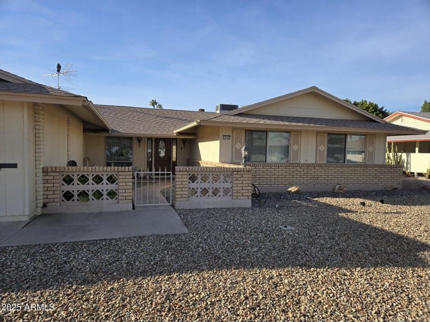 10461 W WININGER Circle, Sun City, AZ 85351 — photo 1 of 41