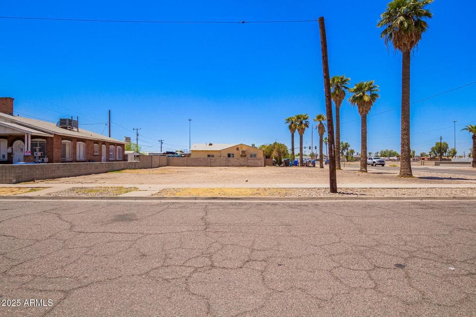 2203 W JEFFERSON Street 1, Phoenix, AZ 85009 — photo 1 of 17