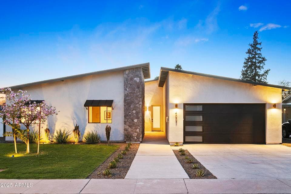 4002 N 33RD Place, Phoenix, AZ 85018 — photo 1 of 74