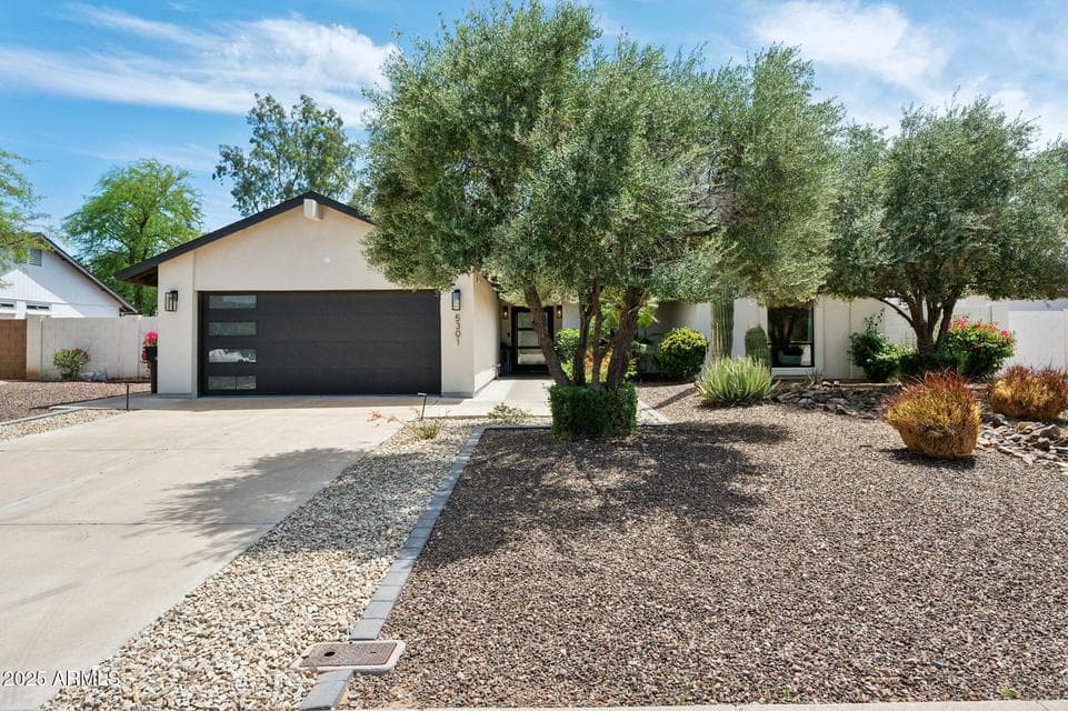 5301 E TIERRA BUENA Lane, Scottsdale, AZ 85254 — photo 1 of 61
