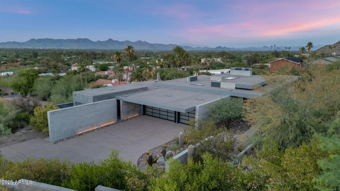 4446 E Mockingbird Lane, Paradise Valley, AZ 85253 — photo 1 of 44