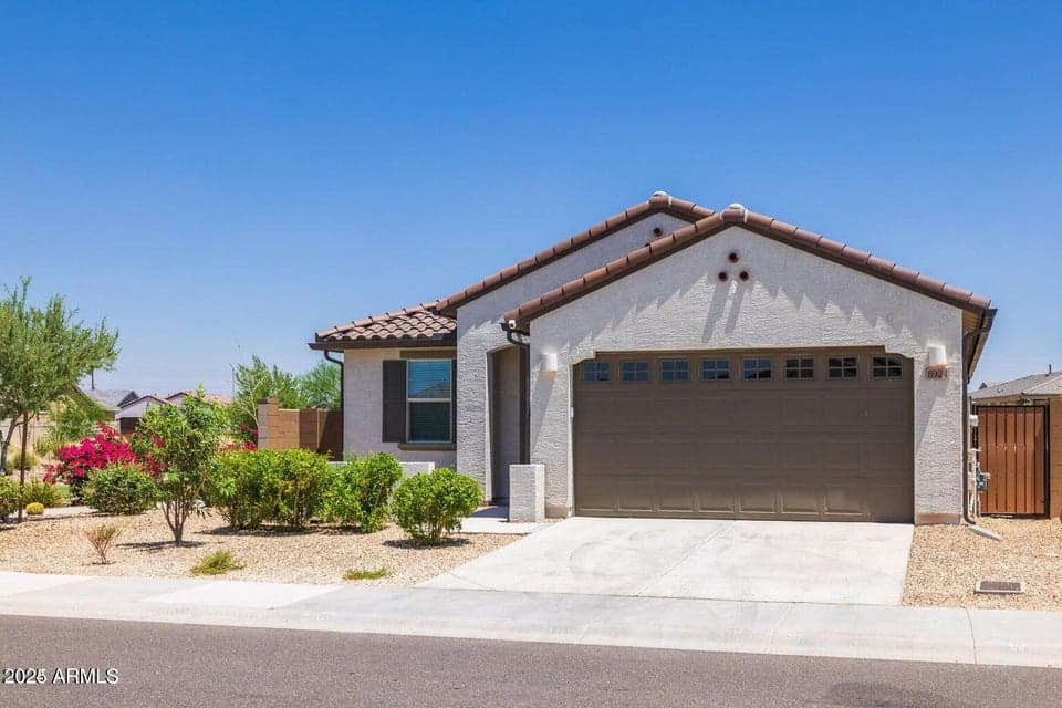 8924 W SOLANO Drive, Glendale, AZ 85305 — photo 1 of 37