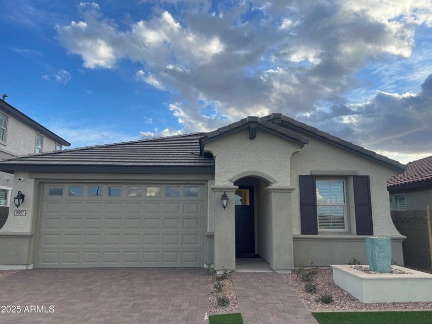 9976 W CHEERY LYNN Road, Avondale, AZ 85392 — photo 1 of 25