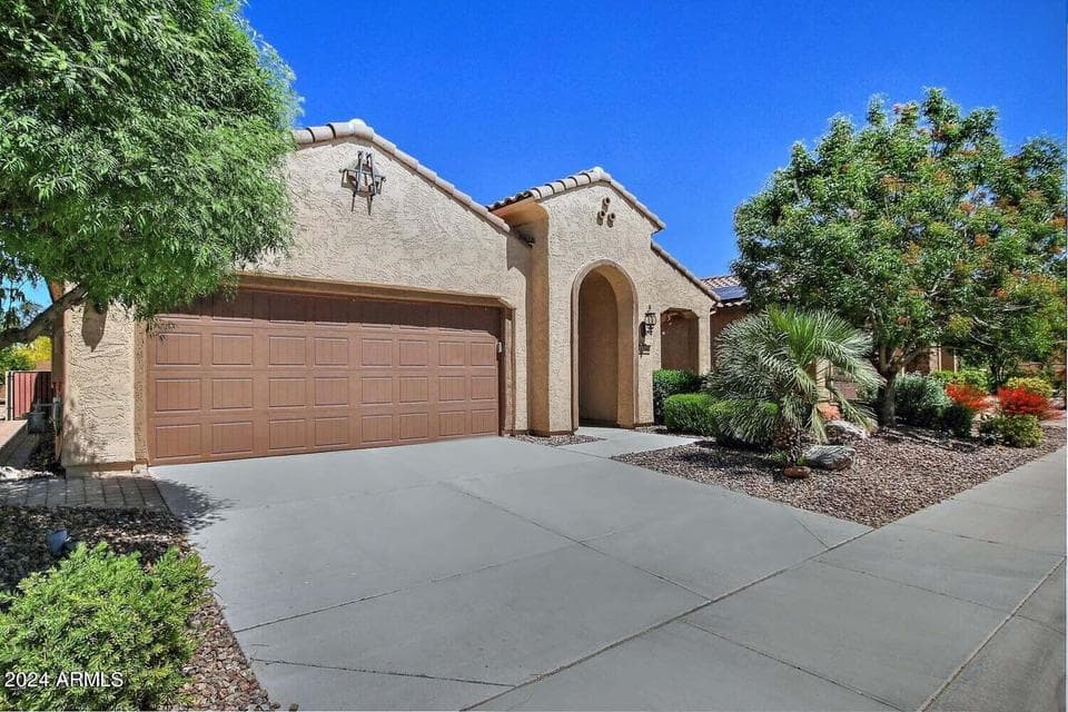 4394 N HUMMINGBIRD Drive, Florence, AZ 85132 — photo 1 of 32