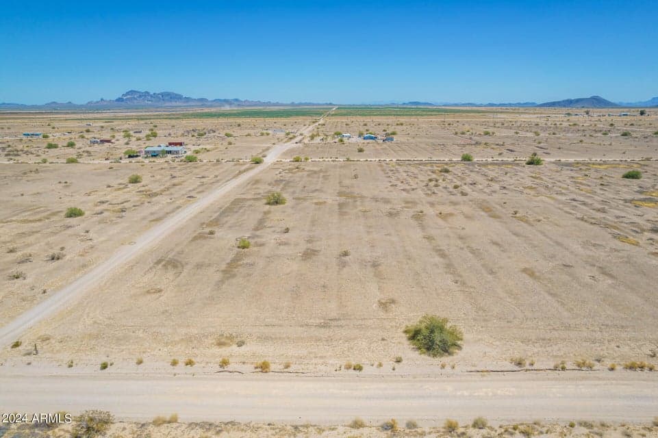 0 S 539th Avenue 33, Tonopah, AZ 85354 — photo 1 of 21