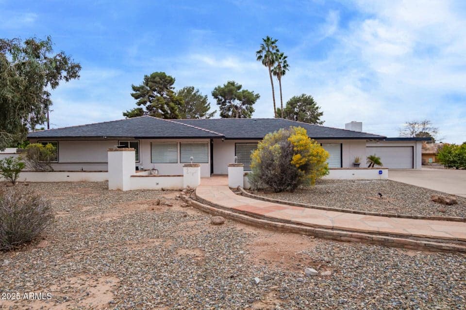 5401 E Exeter Boulevard, Phoenix, AZ 85018 — photo 1 of 47