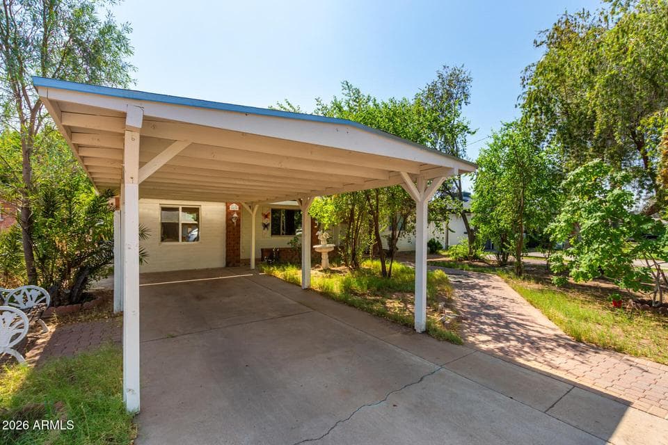 2825 N 33RD Place, Phoenix, AZ 85008 — photo 1 of 27