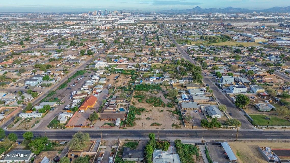 832 E ROESER Road -, Phoenix, AZ 85040 — photo 1 of 47