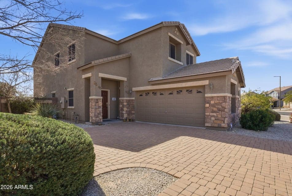 Pavered Driveway up to 2 Car Garage