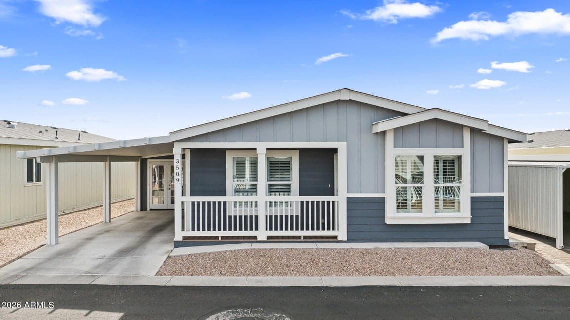650 N Hawes Road Road 3509, Mesa, AZ 85207 — photo 1 of 42
