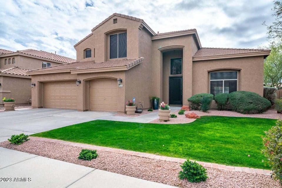 4621 E KIRKLAND Road, Phoenix, AZ 85050 — photo 1 of 32
