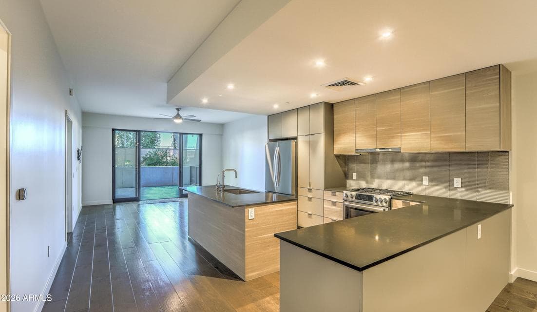 2300 E CAMPBELL Avenue 121, Phoenix, AZ 85016 — photo 1 of 32