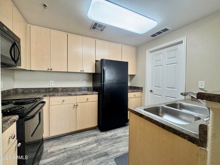 18416 N Cave Creek Road Apt 2033, Phoenix, AZ 85032 — photo 1 of 18