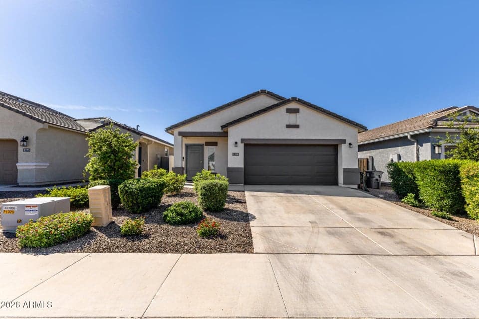 3289 W SPAULDING Avenue, Apache Junction, AZ 85120 — photo 1 of 44