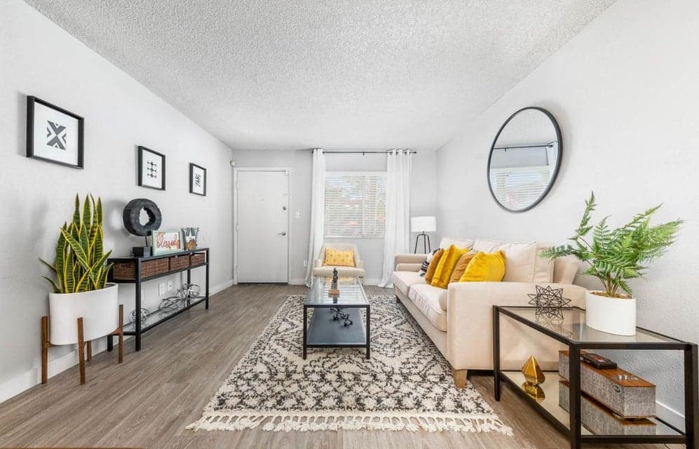 2025 W Indian School Road 1, Phoenix, AZ 85015 — photo 1 of 12