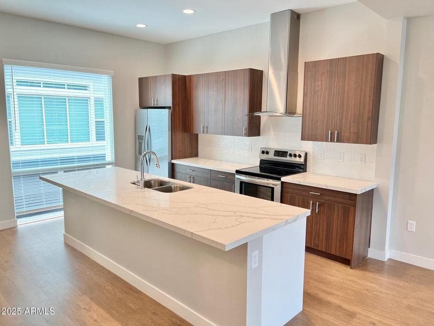 915 E Missouri Avenue Apt 16, Phoenix, AZ 85014 — photo 1 of 50