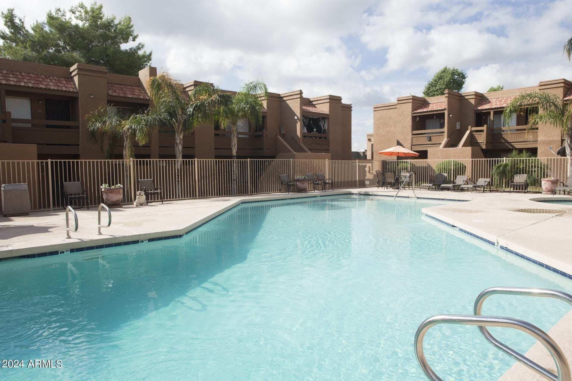 8450 N 67th Avenue 2, Glendale, AZ 85302 — photo 1 of 6