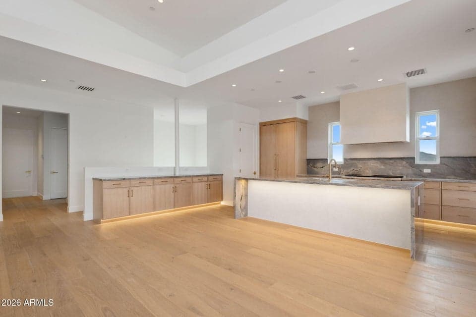37200 N CAVE CREEK Road 2101, Scottsdale, AZ 85262 — photo 1 of 47
