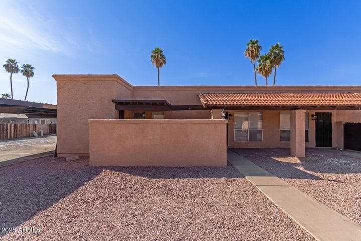615 N ARROWHEAD Drive Apt 4, Chandler, AZ 85224 — photo 1 of 28