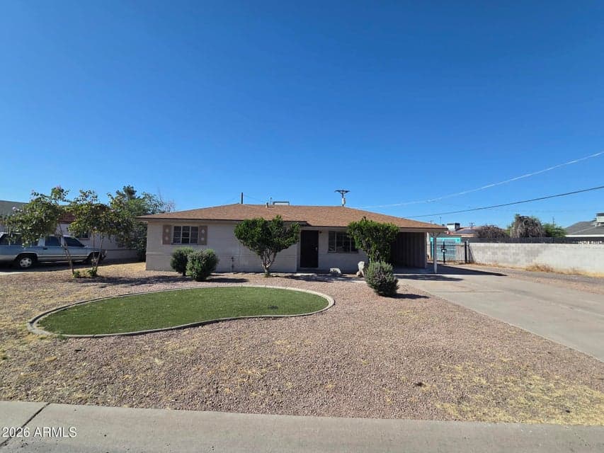 2207 W CACTUS WREN Drive, Phoenix, AZ 85021 — photo 1 of 11