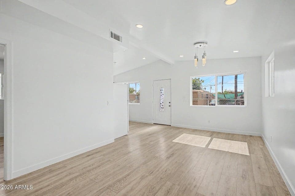 6420 W VAN BUREN Street B4, Phoenix, AZ 85043 — photo 1 of 28