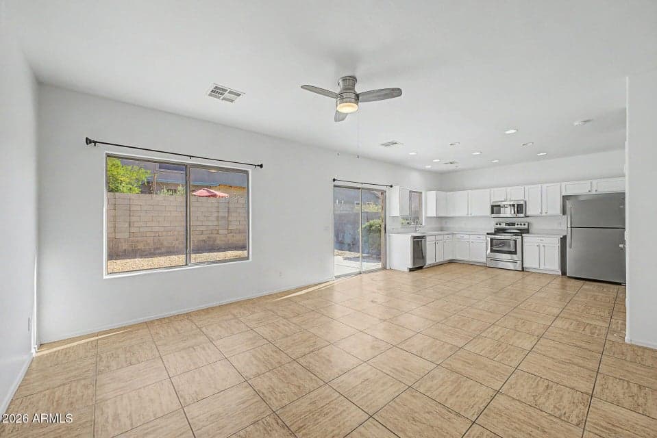 625 E ATLANTA Avenue, Phoenix, AZ 85040 — photo 1 of 12