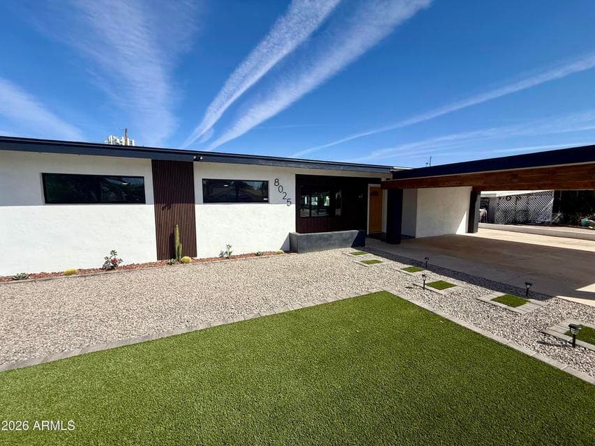 8025 N 11TH Place, Phoenix, AZ 85020 — photo 1 of 64