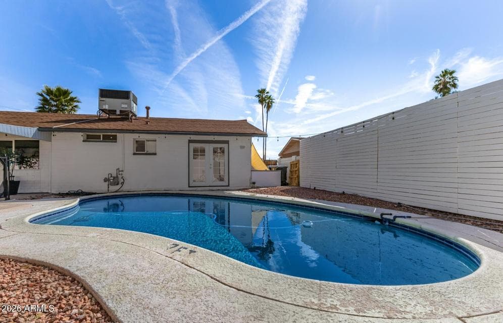 4706 S GRANDVIEW Avenue, Tempe, AZ 85282 — photo 1 of 33