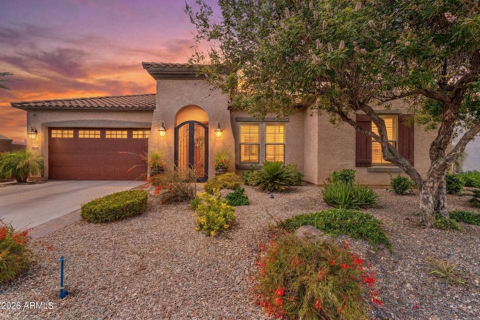 6834 S JACQUELINE Way, Gilbert, AZ 85298 — photo 1 of 82